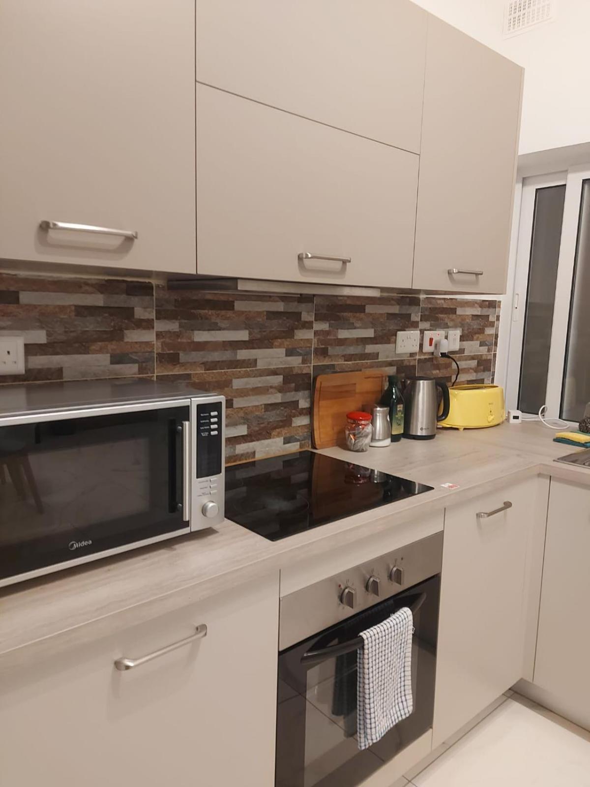 Central Apartment In Swieqi Is-Swieqi Zewnętrze zdjęcie